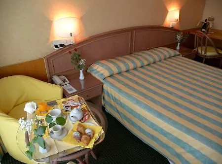 Santa Maria Hotell 3*