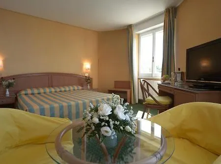 Santa Maria 3*
