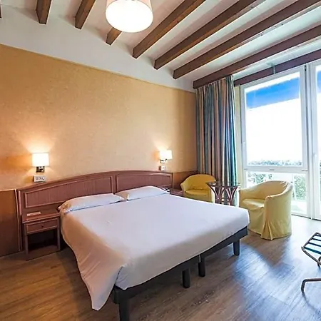 Santa Maria Hotel 3*