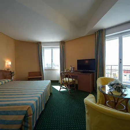 فندق Santa Maria 3*