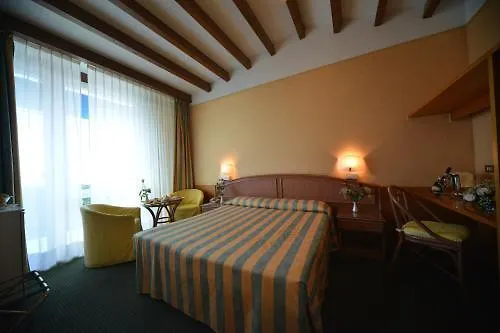 Santa Maria 3*